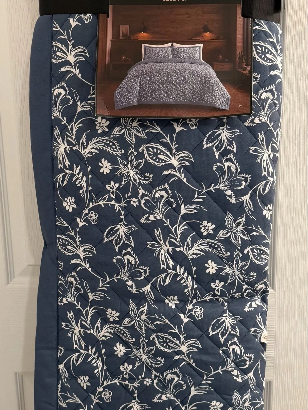 FRYE AND CO. Blue Floral King 3-Piece Quilt Set